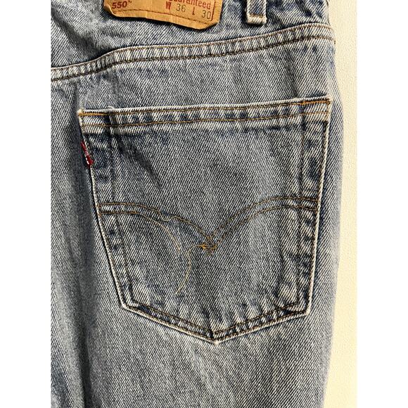Vintage 90s Men's Light Blue Levi's 550 Straight Leg Denim Jeans 36x30 - Picture 4 of 6